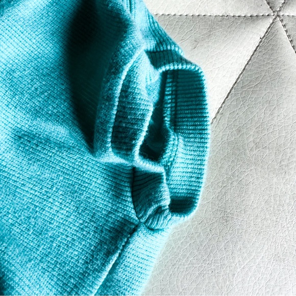 Portage & Main 🇨🇦 • Bummies - Picture 2 of 4